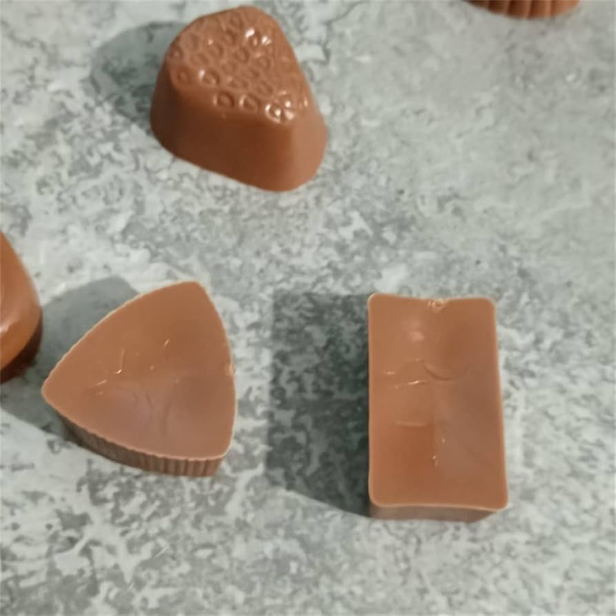 Amazon.co.jp: tonntyann 食品サンプル チョコレート 24粒 本物